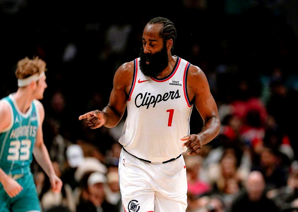 STAR SPORTS下载-包含今晨利物浦迎来里程碑深圳男篮止住颓势备战NBA季后赛，哈登连续五场比赛得分超过突破纪录瞬间刷屏的词条